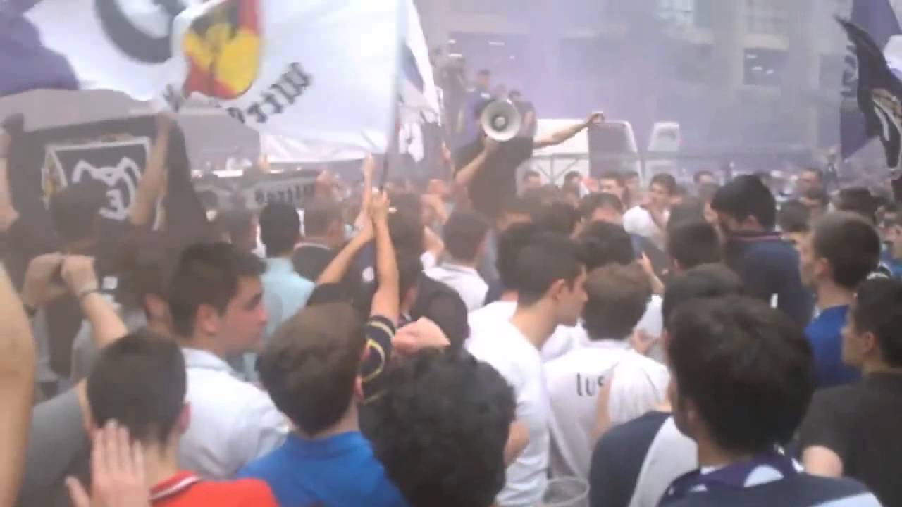 ULTRAS SUR: FLORENTINO DIMISIÓN + UL UL ULTRAS SUR
