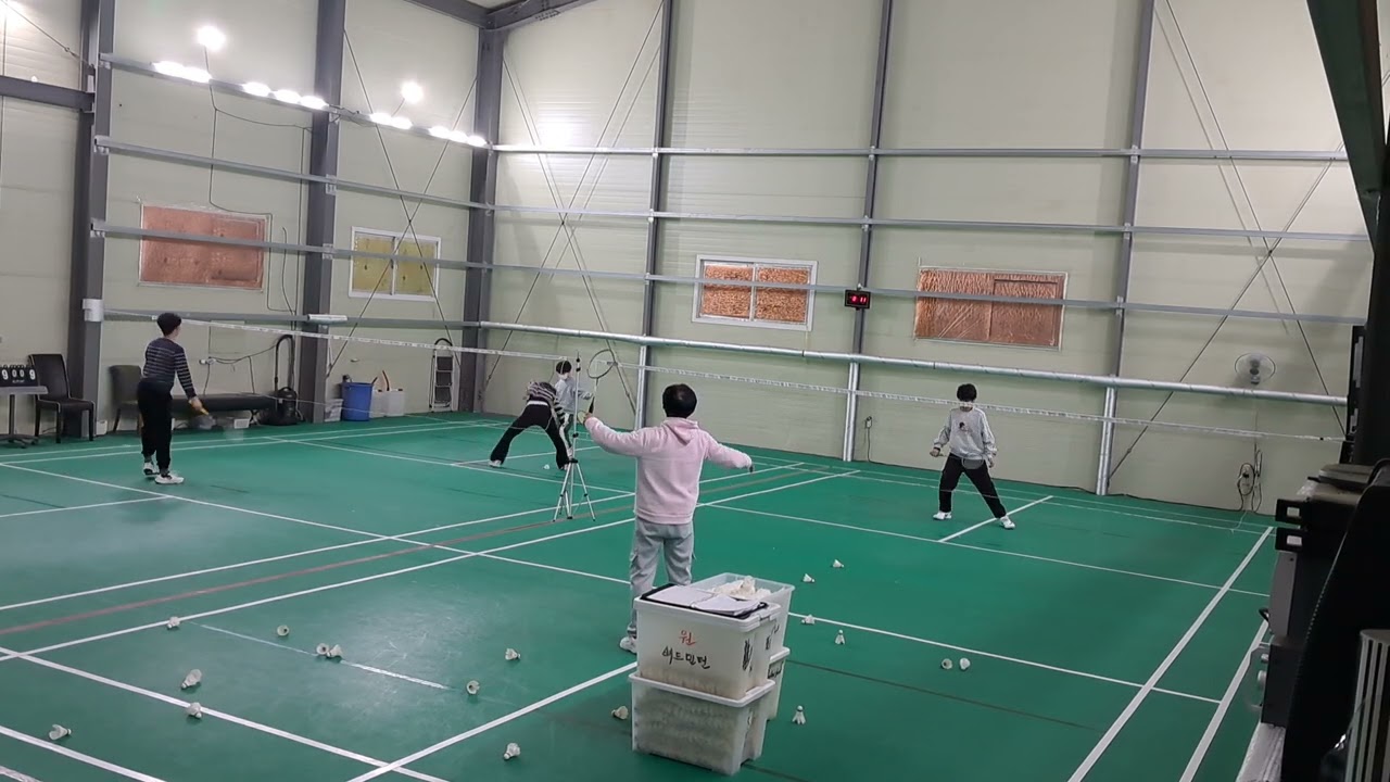 배드민턴레슨 2026.3.5. 입문레슨 초등6시현. 서비스와 리시브+준비자세+반구. 수비와 공격 -원배드민턴 허코치-