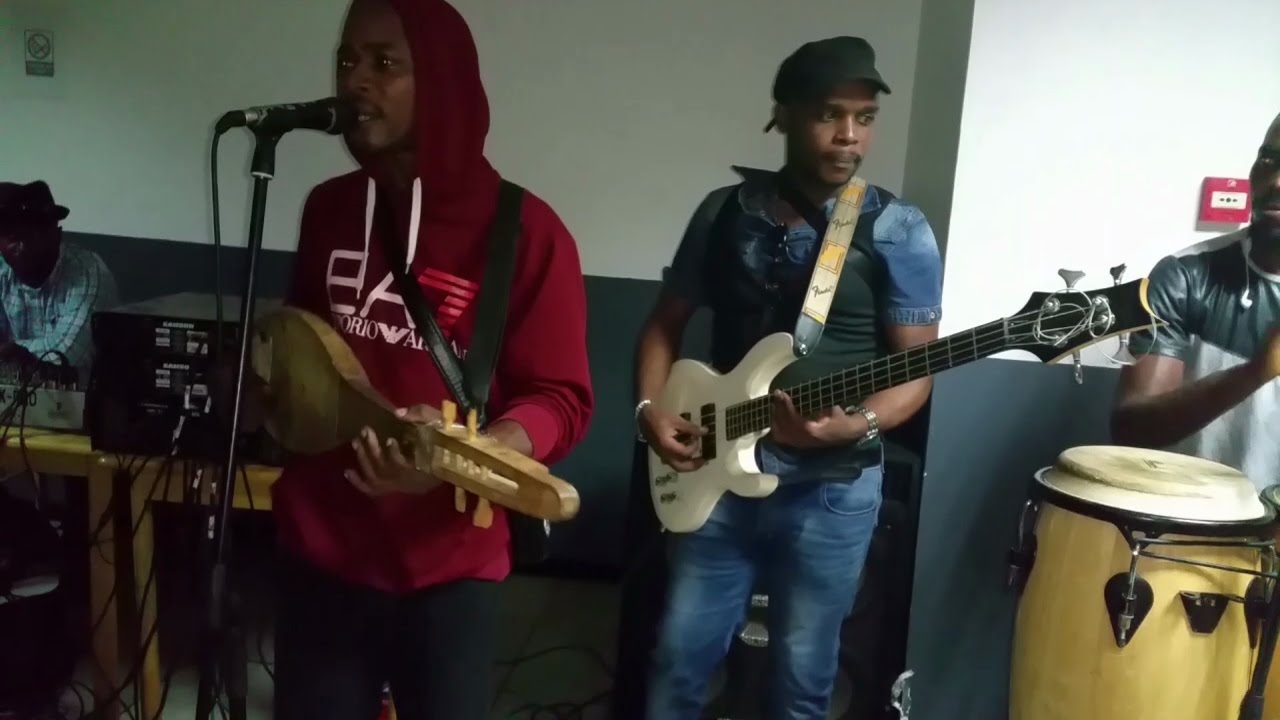 Komo et Motamo - Mcindzanou