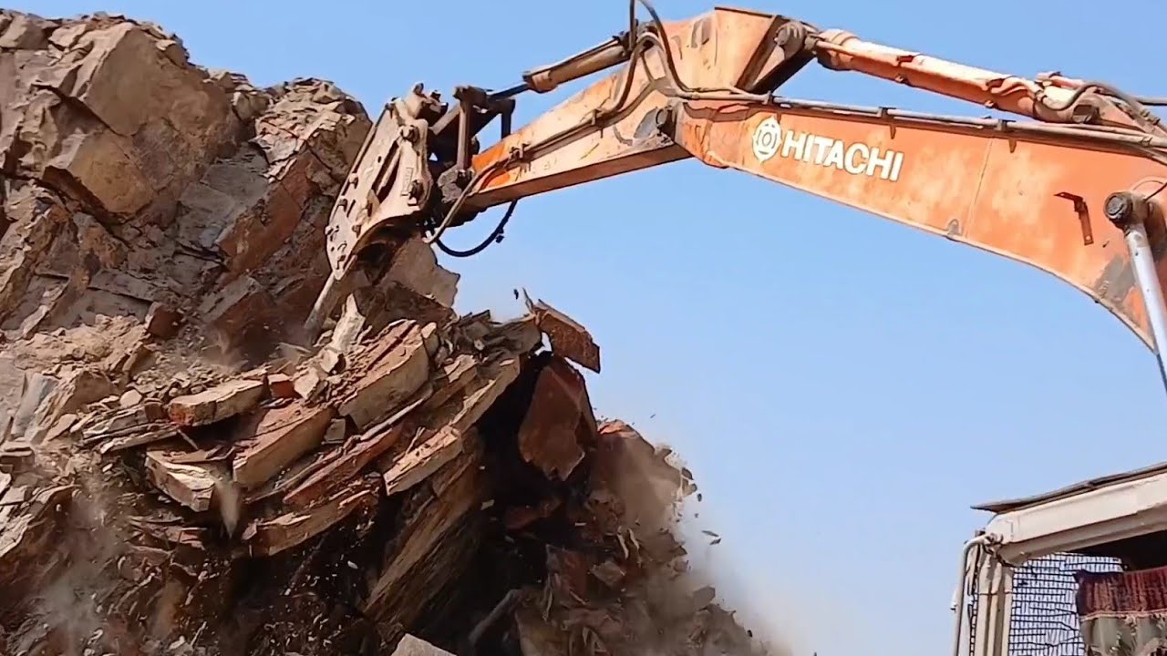 HOW TO BREAK A HILL WITH AN EXCAVATOR WORKING HUMRING#EXCAVATOR#EXCAVATOR.