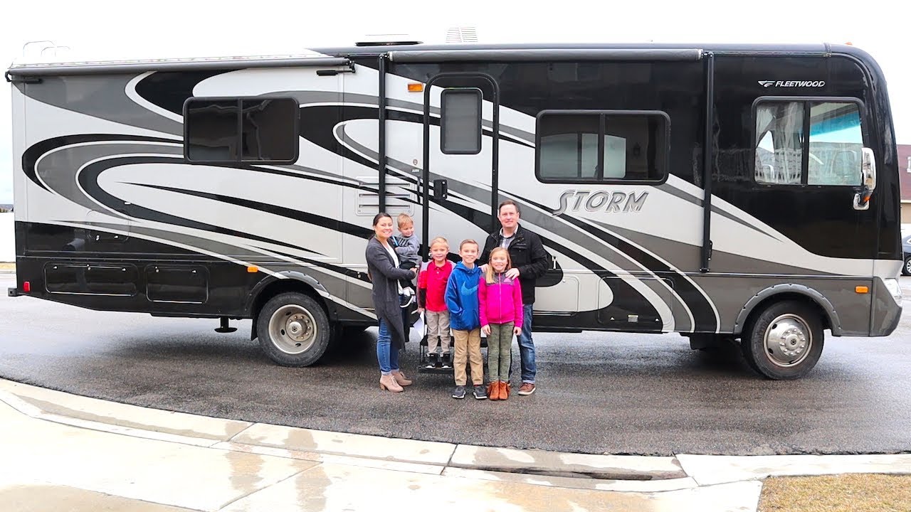 WE BOUGHT A MOTORHOME!!!