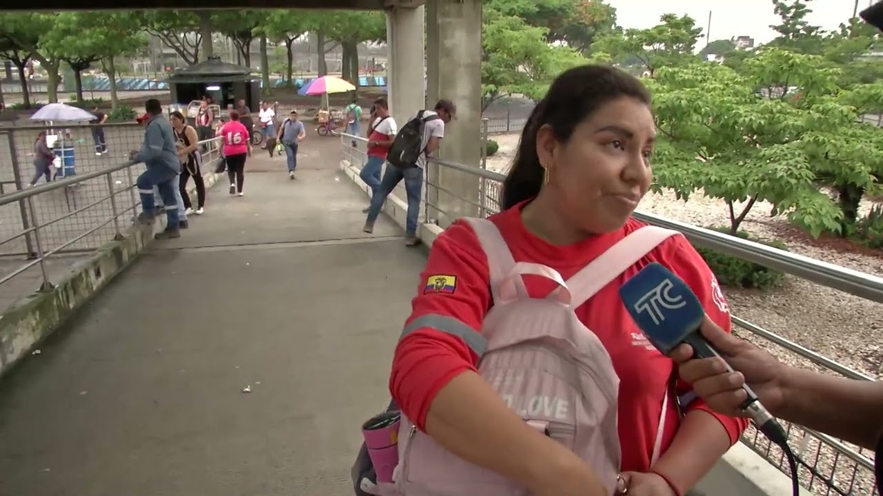 MUJERES SE PREPARAN PARA CELEBRAR SU DÍA