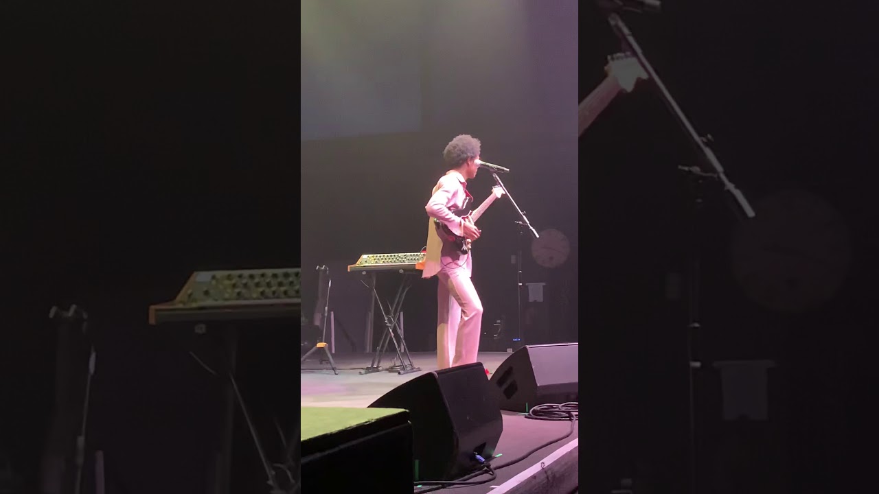 Steve Lacy Performs &ldquo;Lay Me Down&rdquo; at the 9:30 Club in DC