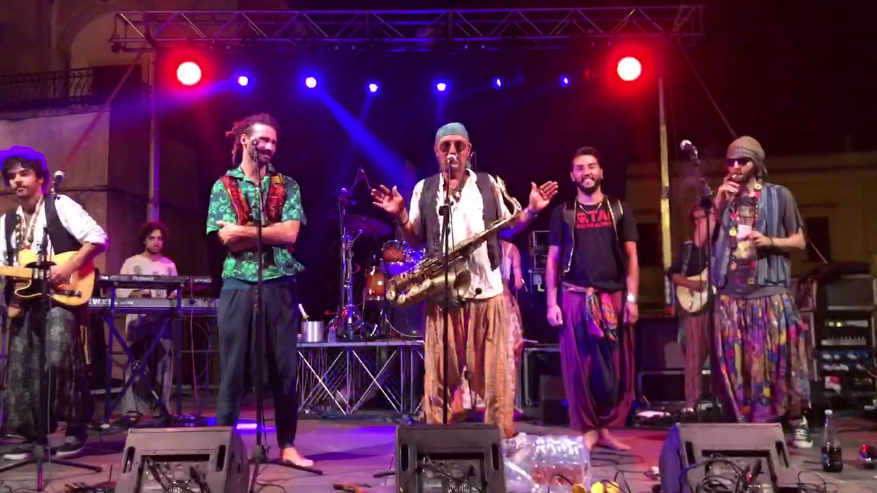 Daniele Sepe - Capitan Capitone e i Fratelli della Costa - Battiamo le mani