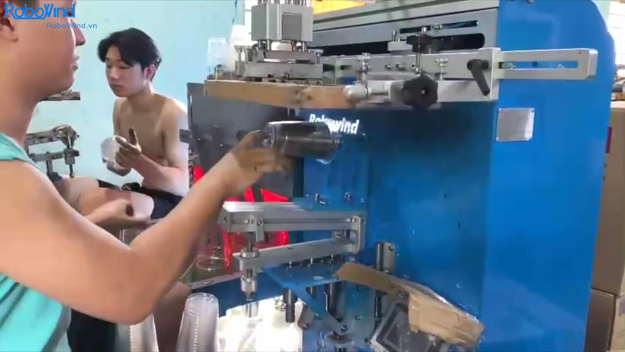 7600 LY /  2 GIỜ.  VỚI MÁY IN LY NHỰA CỦA ROBBOWIND 0903 859 298