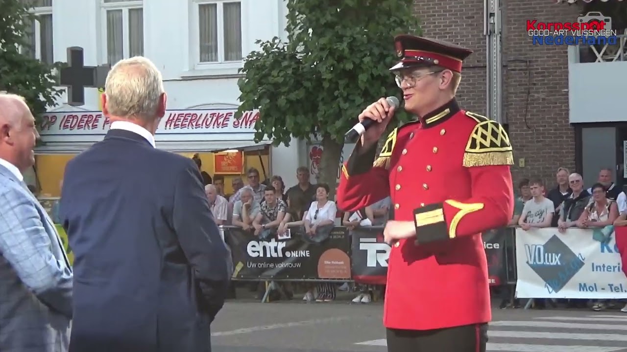 Muziekvereniging Harmonie Slikkerveer tijdens taptoe Hamont 2022