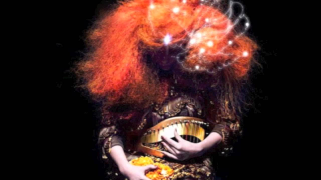 Moon (Björk Intrumental Cover by Julian Rango)