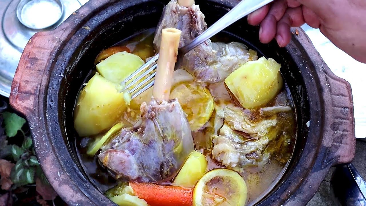 GÜVEÇTE KUZU İNCİK HAŞLAMA | Lokum Kıvamında | Boiled Lamb Shank Recipe