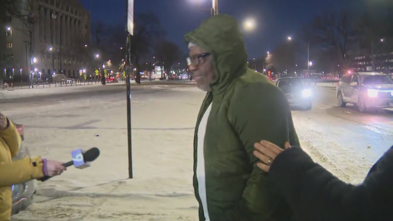 Chicago man set free after judge overturns 2003 murder conviction