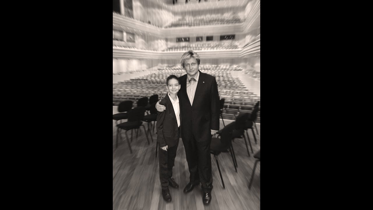 CHACONNE OF BACH - XAVER VARNUS (ORGAN) & 11 YEAR OLD PIANO PRODIGY MISI BOROS