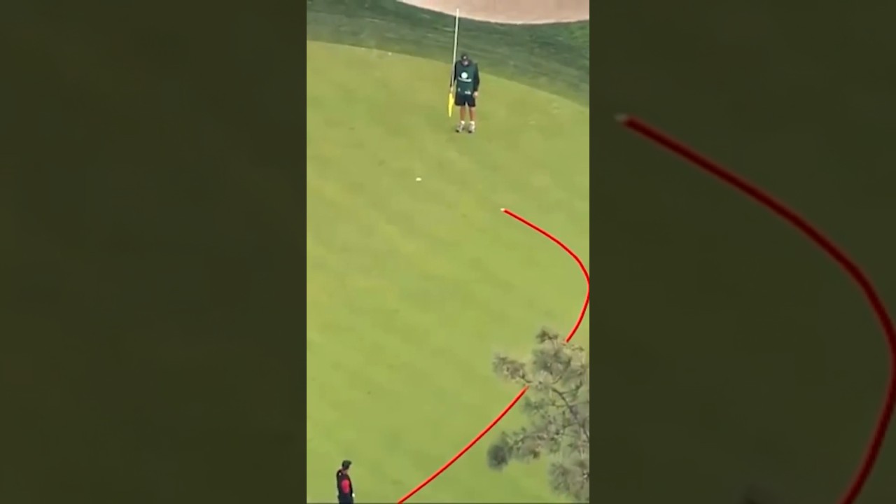 Tiger Woods makes incredible putt!