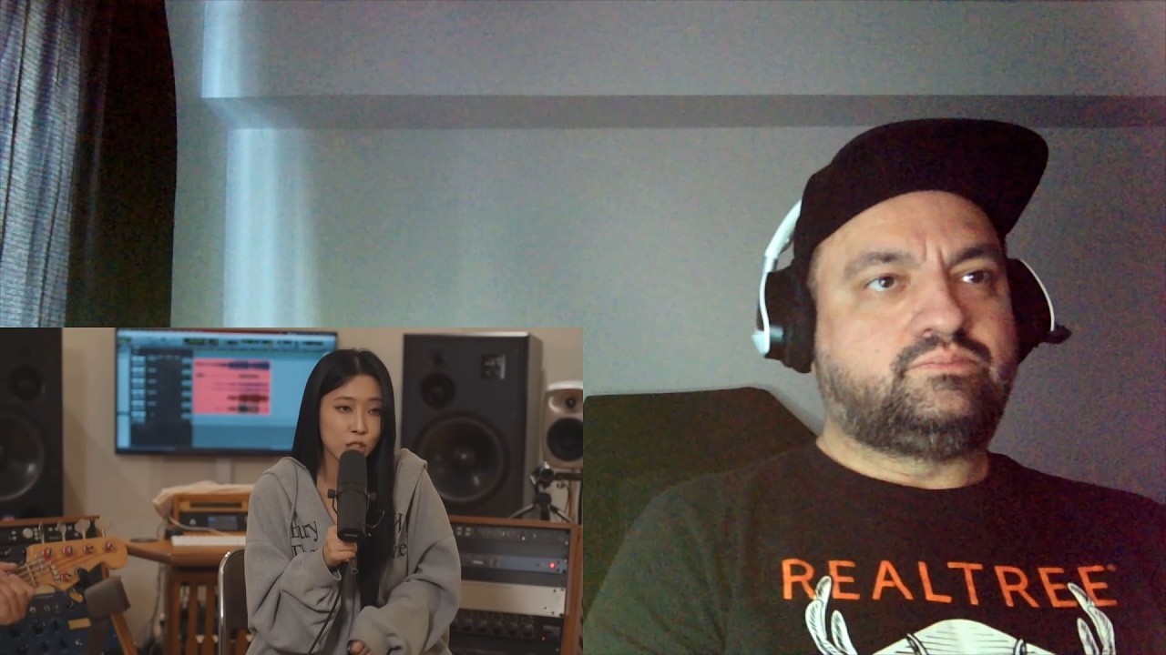 Yella.E - Traveler (Loopstation with ChiliTape) (Official Video) - Reaction