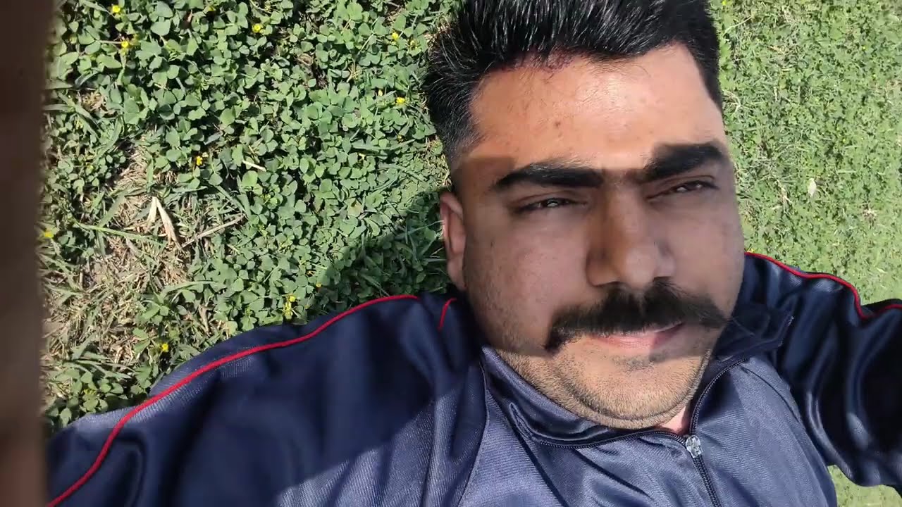 Gaon Ke Ground Me Relax And Fun Kiya 