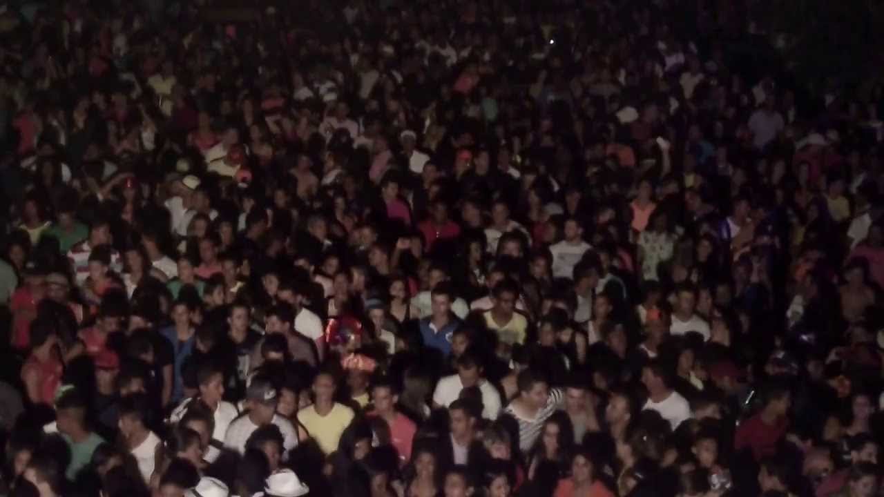 BATUKERÊ EM IAÇU NA PRAÇA DO MERCADÃO 2004