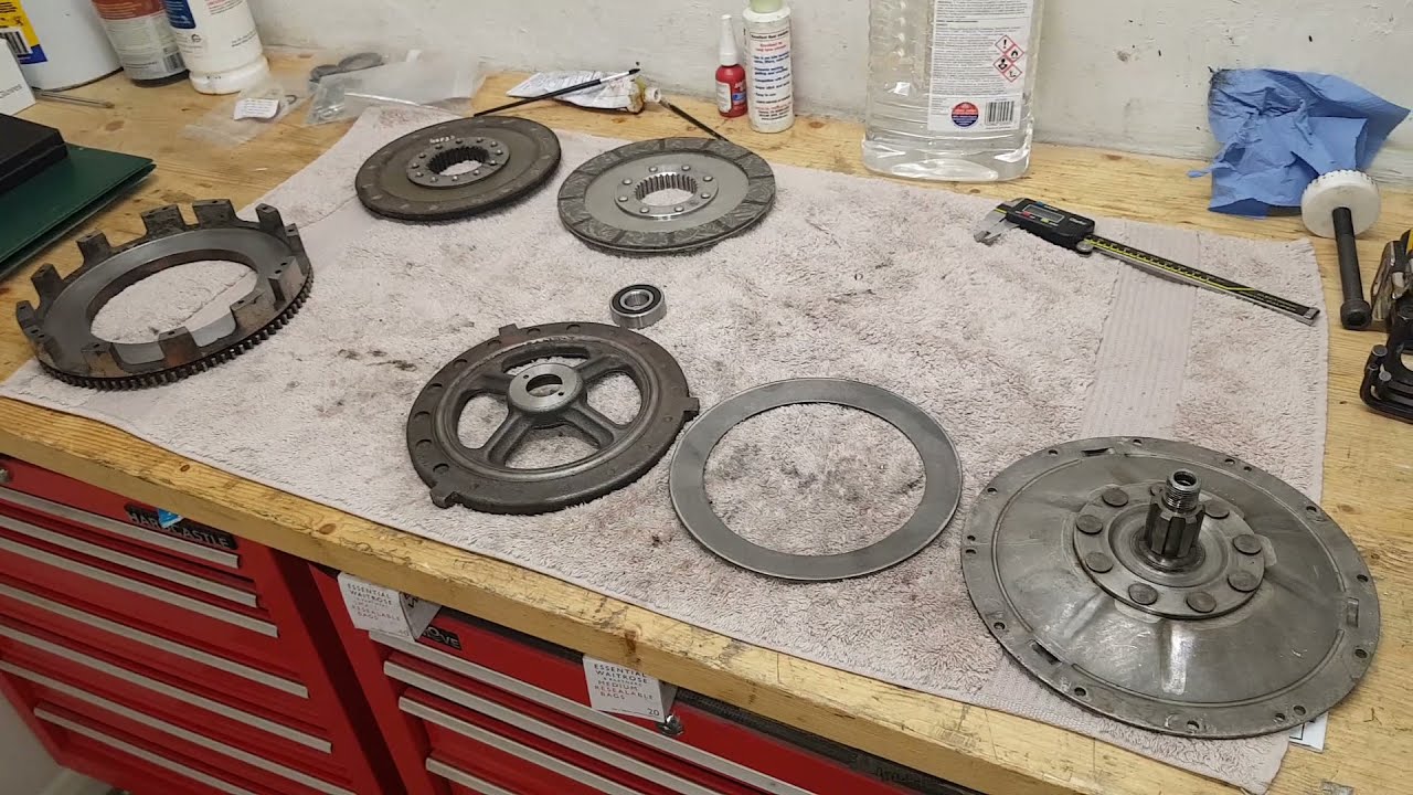 Triumph Trident T160 Engine Rebuild. Part 35: Sorting the Clutch (!!!)