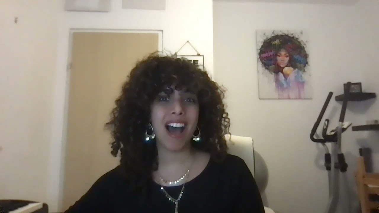 איך לשיר מלא ועוצמתי יותר? איך לשלוט במיתרי הקול? | שיעור פיתוח קול עם רעות לוי