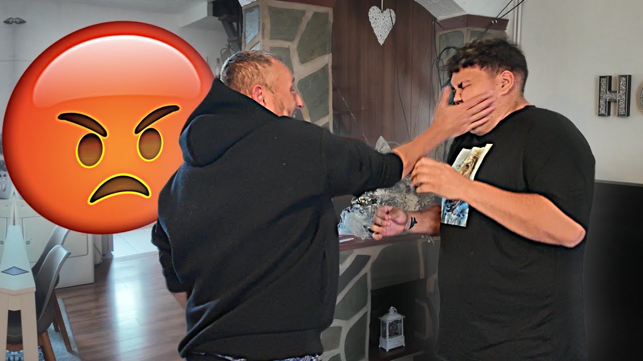 ROZBIL SEM TATOVI POCITAC (PRANK)