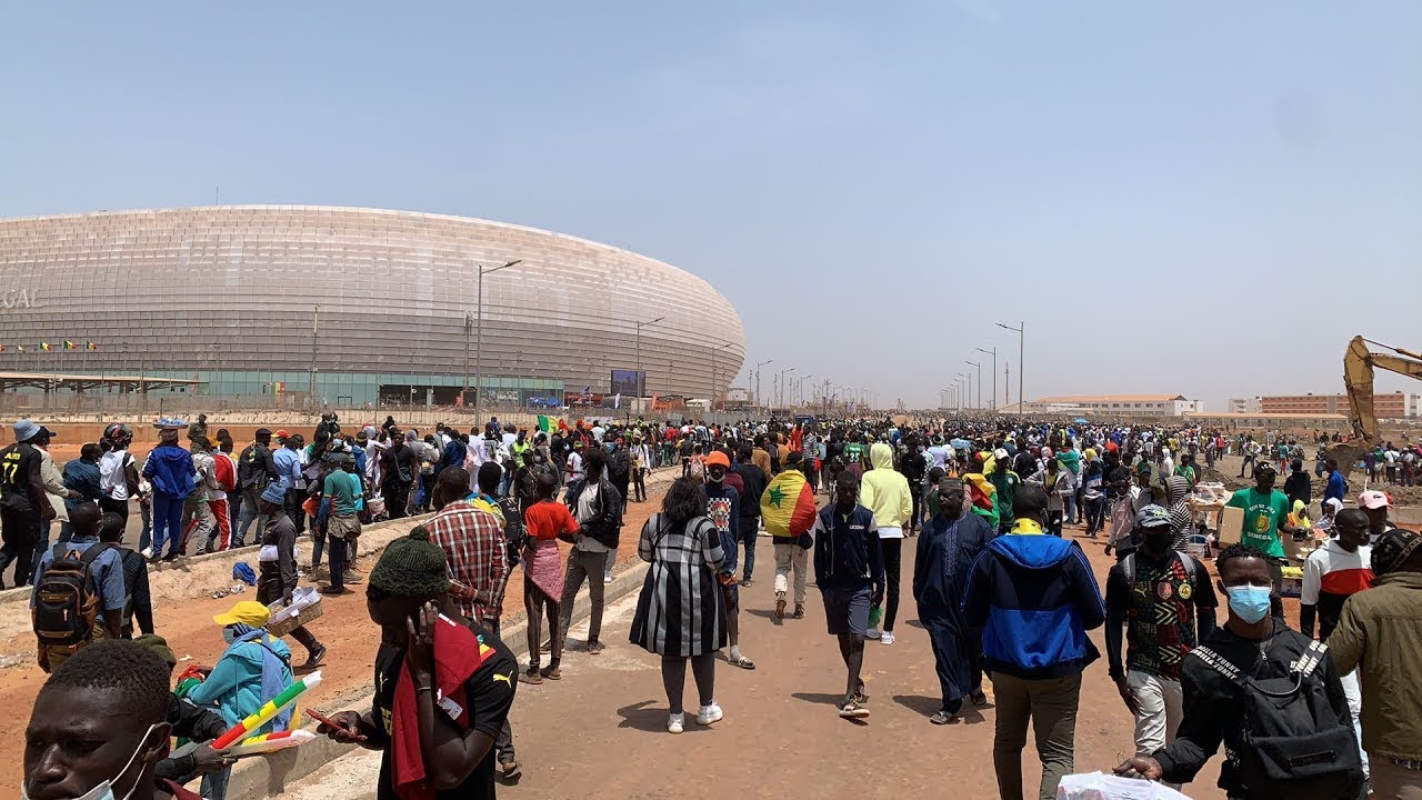 Direct • Match Sénégal vs Mauritanie : Réaction des supporters autour du stade