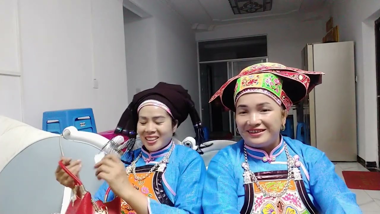Hát nùng thầu đêm phau  hai. Hà Lưn lô có ơi