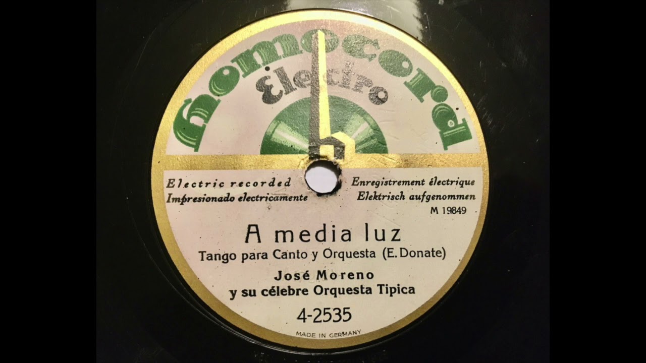 Jose Moreno & su Orquesta Tipica -  A media Luz