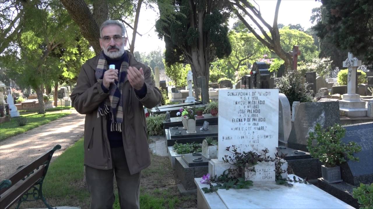 Las cenizas de Sabat Ercasty. De fogón tv en el Cementerio Británico de Montevideo