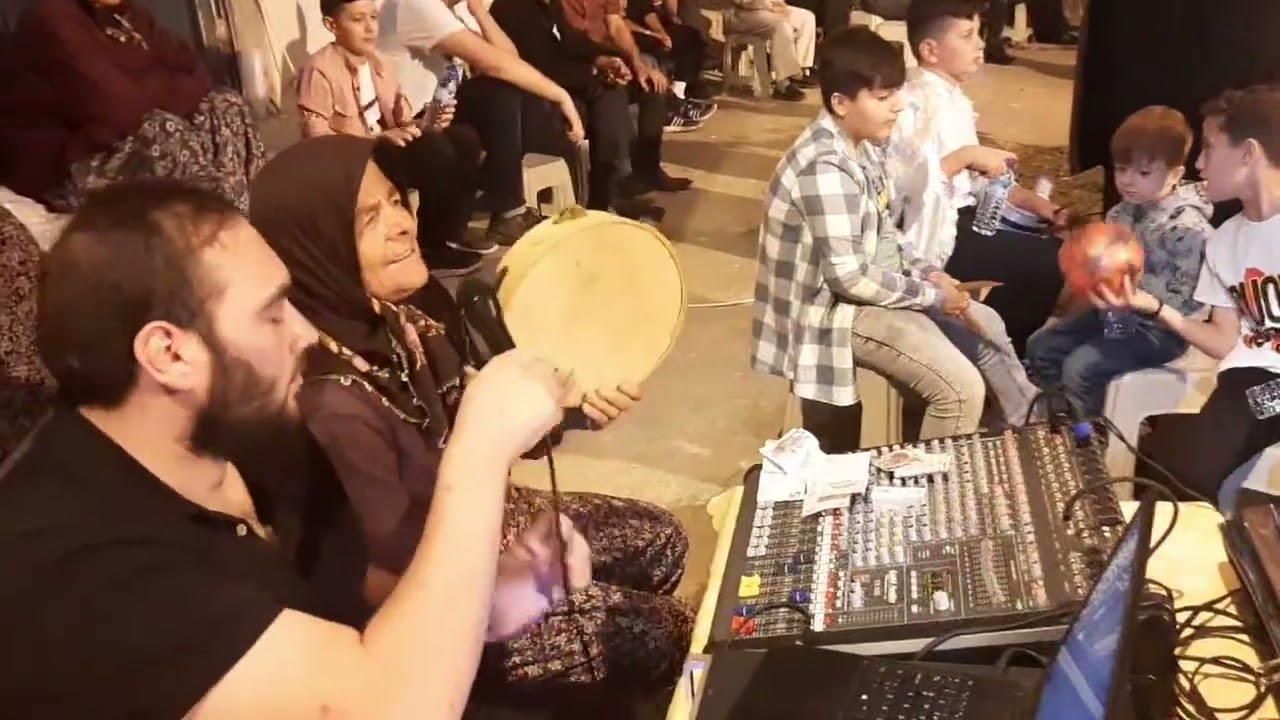 İstek üzerine Doğanhisarlı Defçi Zale abladan bir video daha. Sadece defin kullanıldığı oyun havası