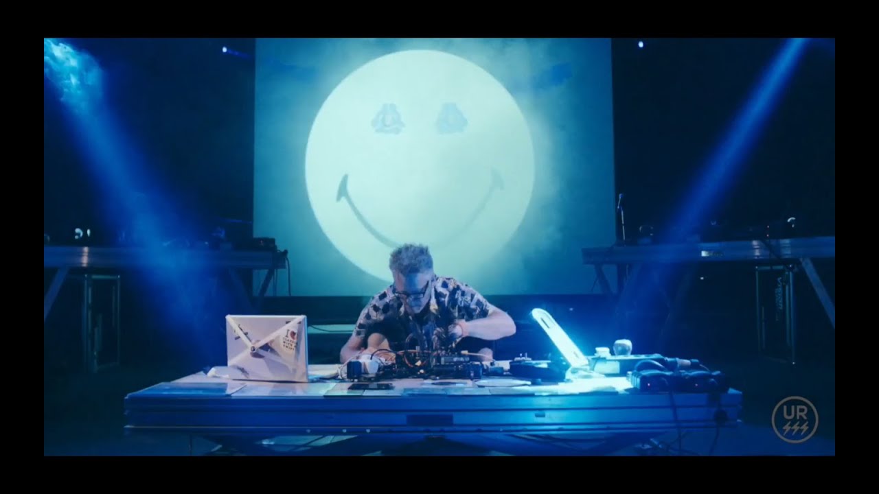 JANEK SCHAEFER : LIVE outdoor A/V show, Italy 2015 [HD]