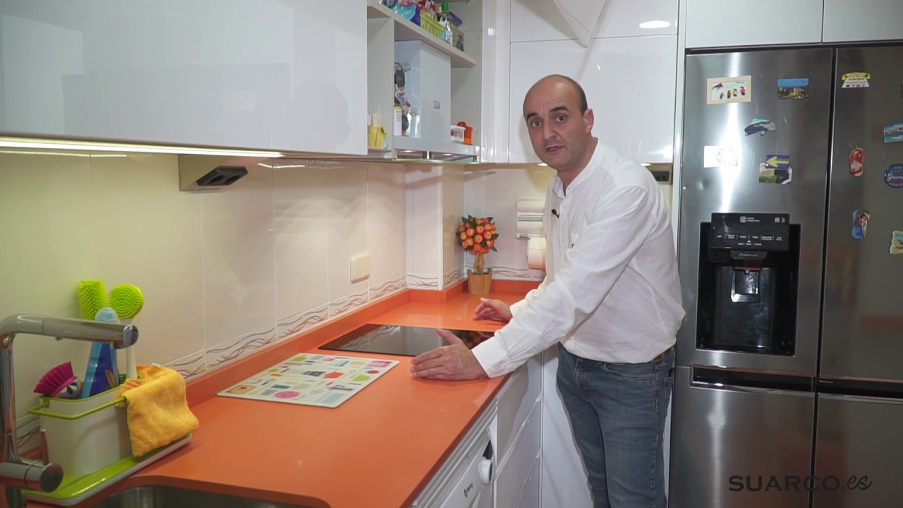 Cocina  muy pequeña blanca !!NUESTRO MAYOR RETO!! con encimera de silestone