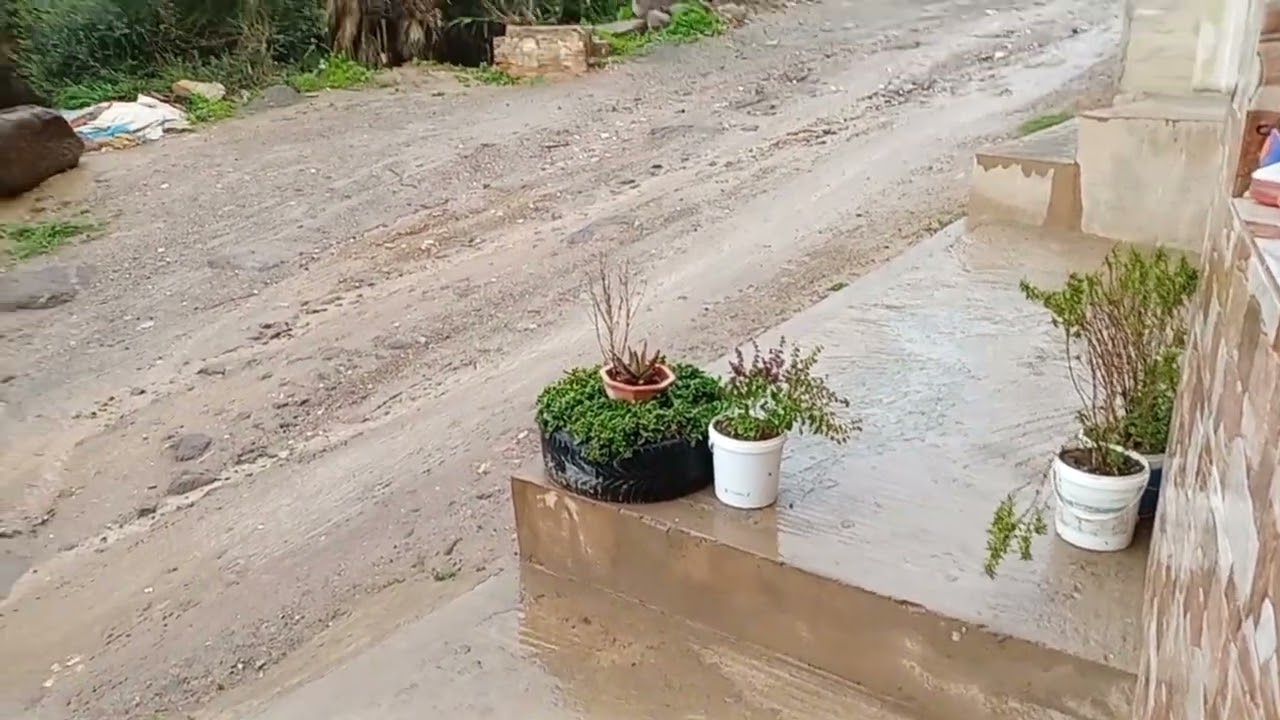 امطار ورياح قويه في هذه اللحظات في مدينه الناظور اكسبلور معيشه البسطاء 