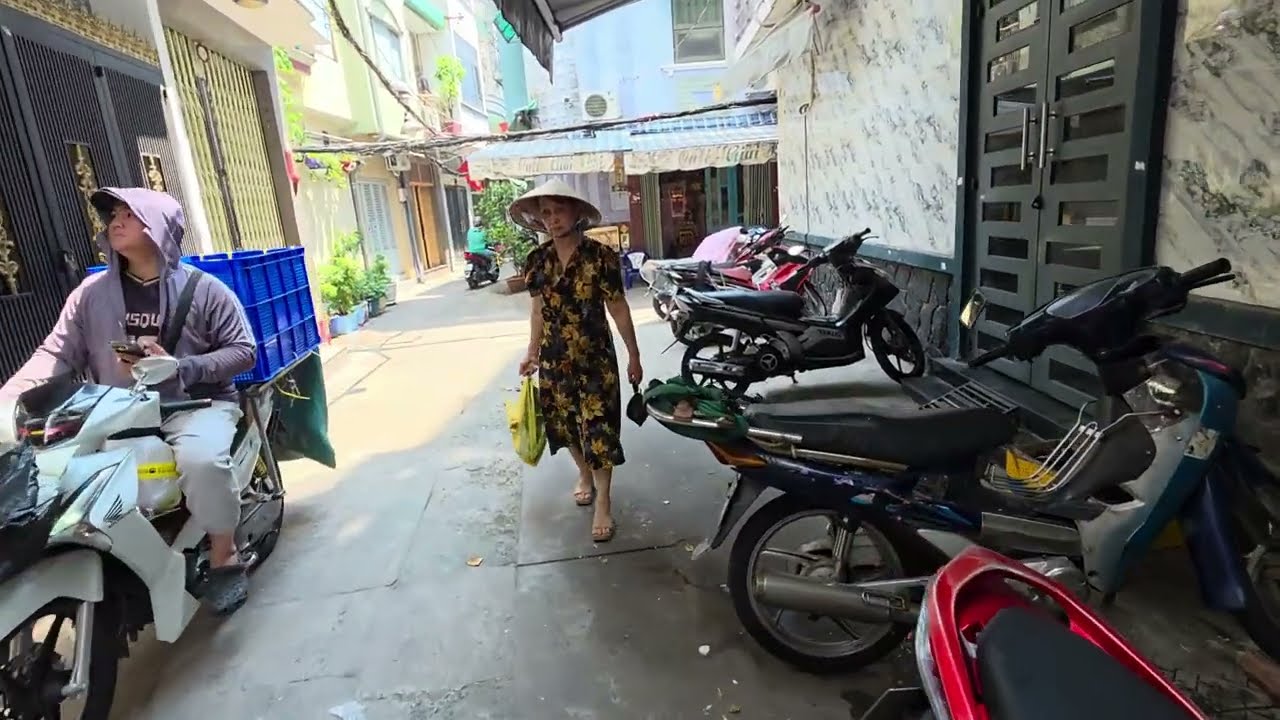 Bán nhà đi định cư chủ để lại hết nội thất bên trong nhà ngay chợ cao đạt quận 5