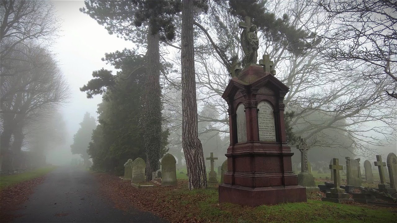[4K] Foggy Graveyard Walk