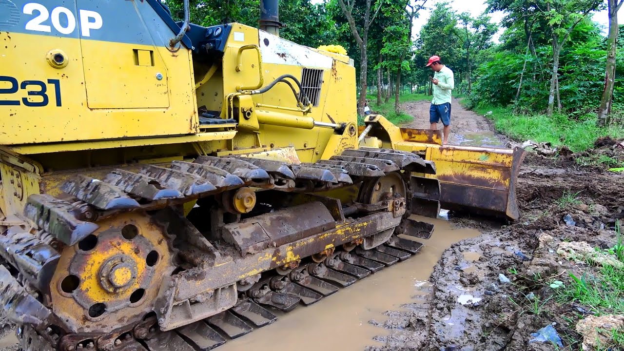 Máy Cày Chở Máy Xúc Và Xe Ủi Đất -Cả 2 Cùng Lên Xe, Xuống Xe Máy Kéo Rơ Moóc Để Làm Việc (Excavator)