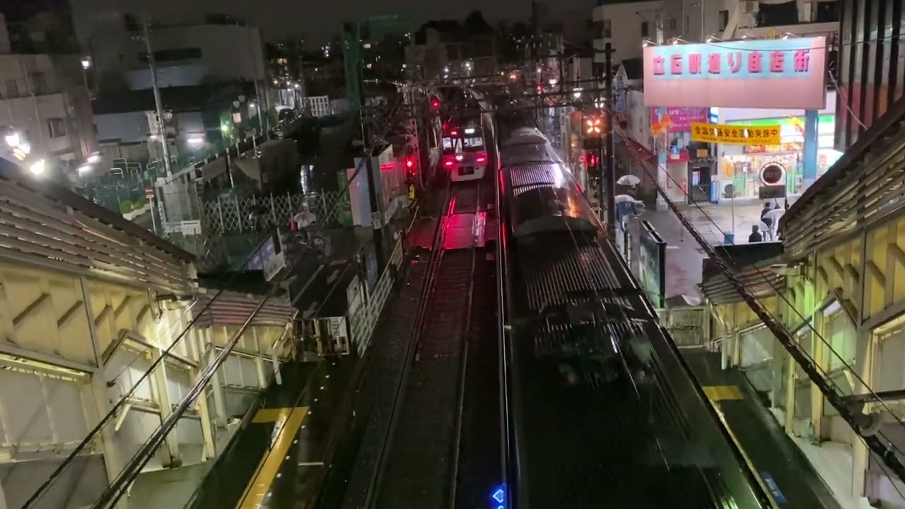 雨の日の京成立石駅
