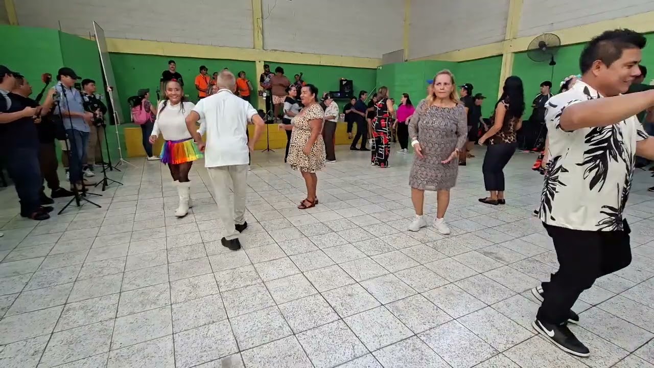 Hala la hará con la pipiripao y el profe 🤣