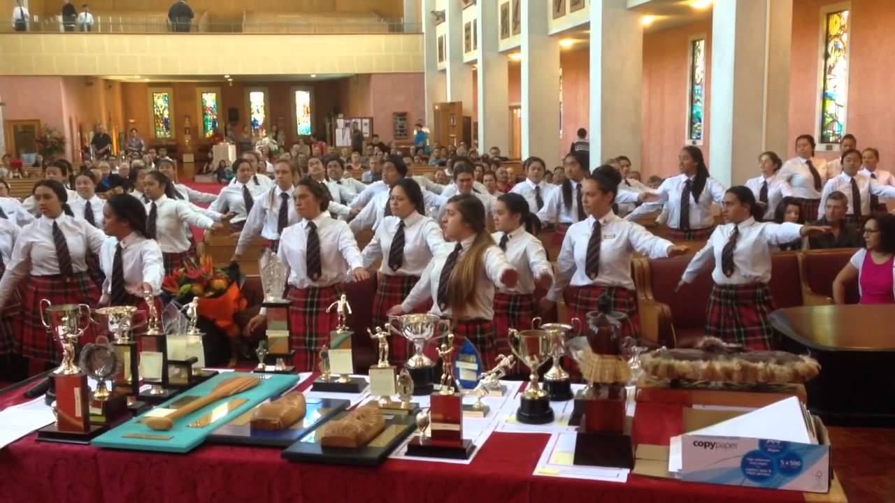Nga Kohine o Hukarere - Hukarere Whakamautai