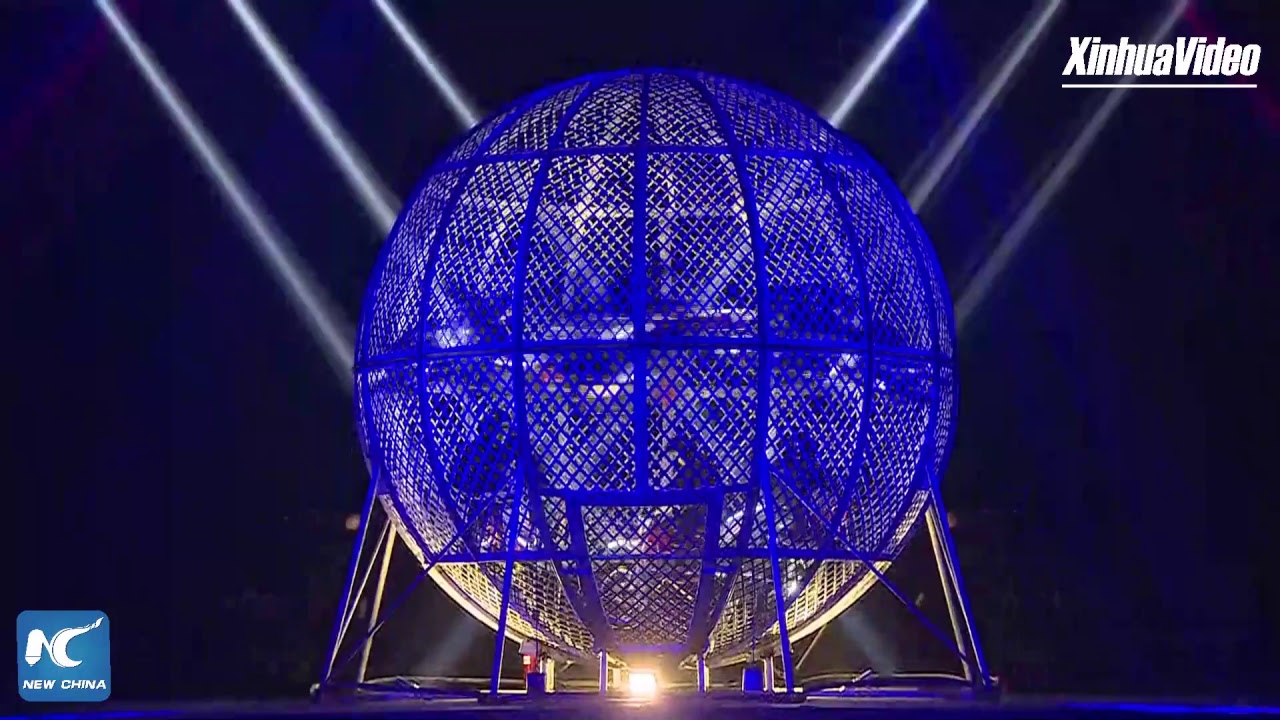 LIVE: Amazing water acrobatic show in Puyang, China