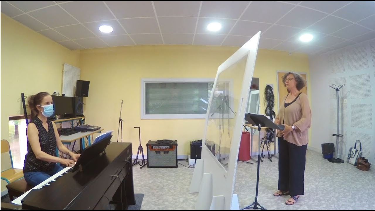 Catherine Dumousseau Burthier, professeur de technique vocale, chant lyrique et musiques actuelles