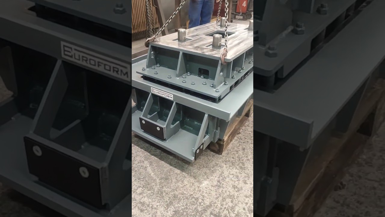 Hollow Block Mold in Action on Poyatos Novabloc🚀🧱 #poyatos #novabloc #concrete #mold #euroform