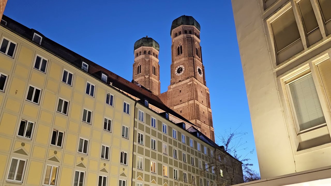 München (M) Altstadt kath. Frauenkirche : Glocken 9 7-5 und 3 & 2