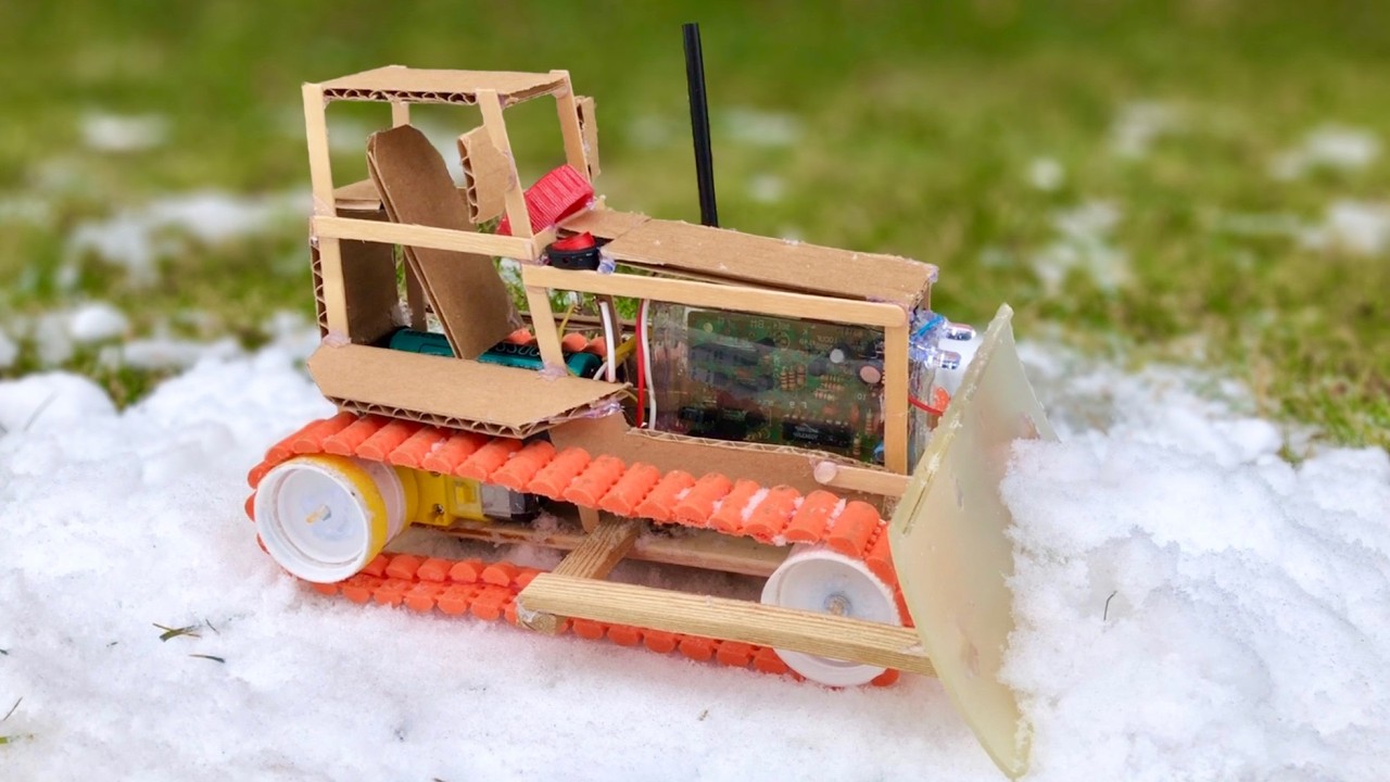 ✅ Tiny but Powerful! 🚀 This DIY RC Bulldozer is a Game Changer!