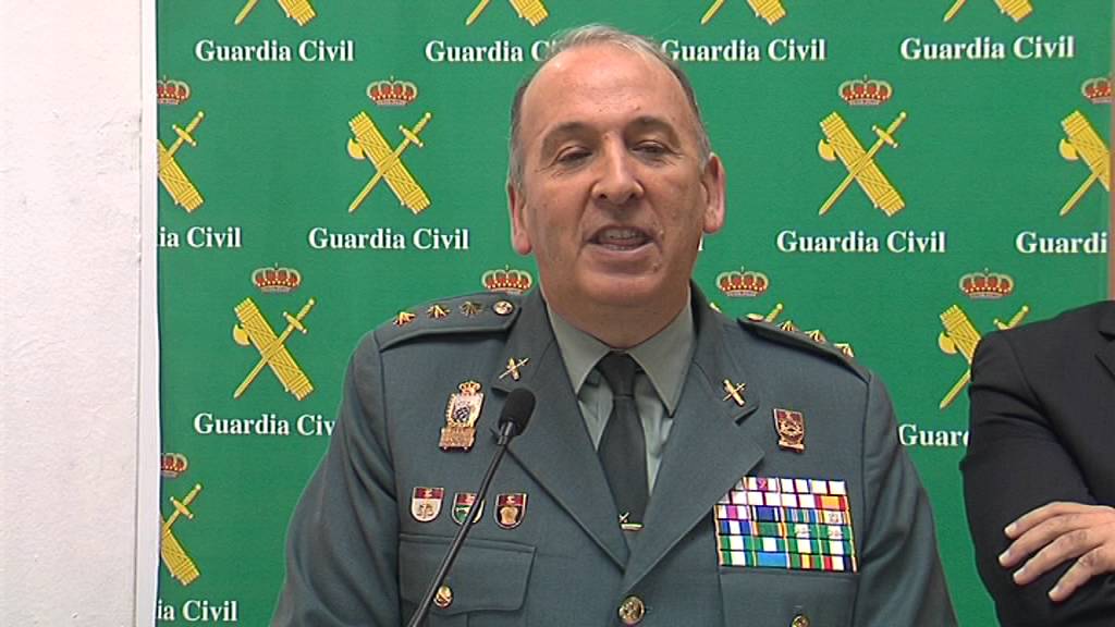 La Guardia Civil muestra su historia a través de uniformes en una exposición en el Centro Documental