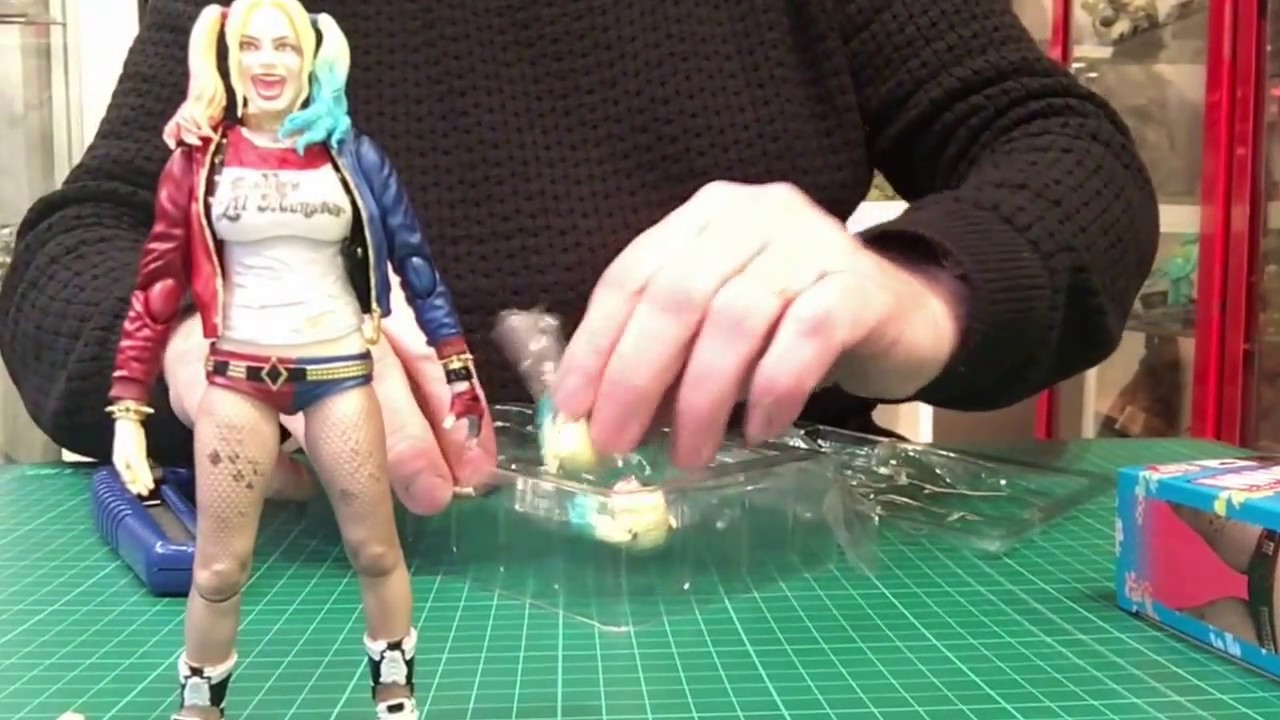 TOYS TRACKER : unboxing de la figurine Harley Quinn de Bandai - Série Figuarts