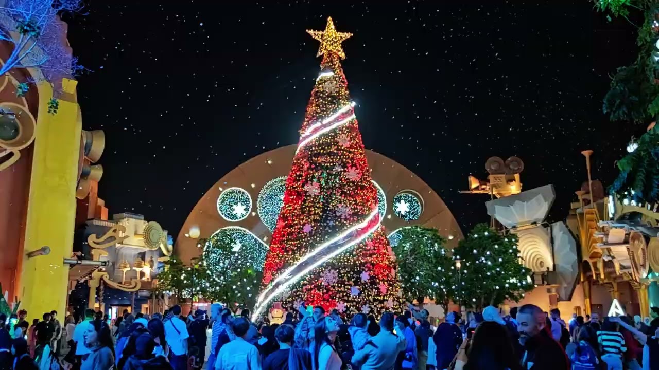 Lighting tree ceremony full show at Motiongate Dubai - 21 December 2025