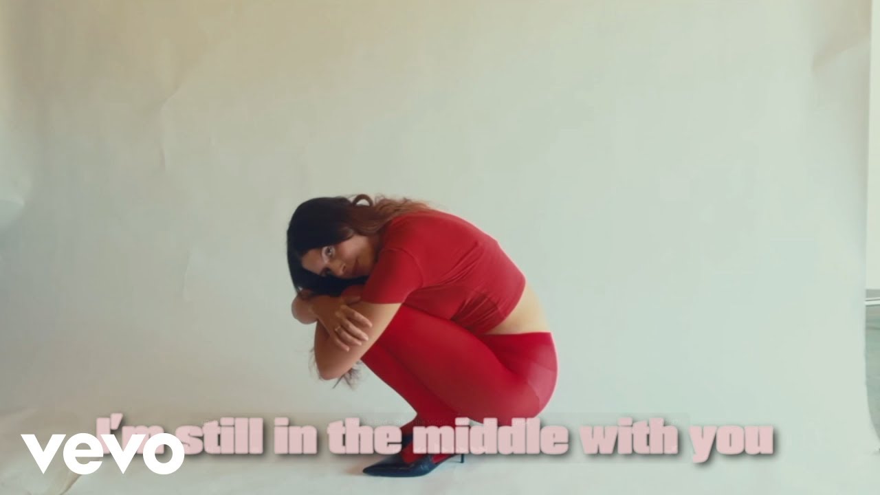 Frankie Bird - Still In The Middle (Official Lyric Video)