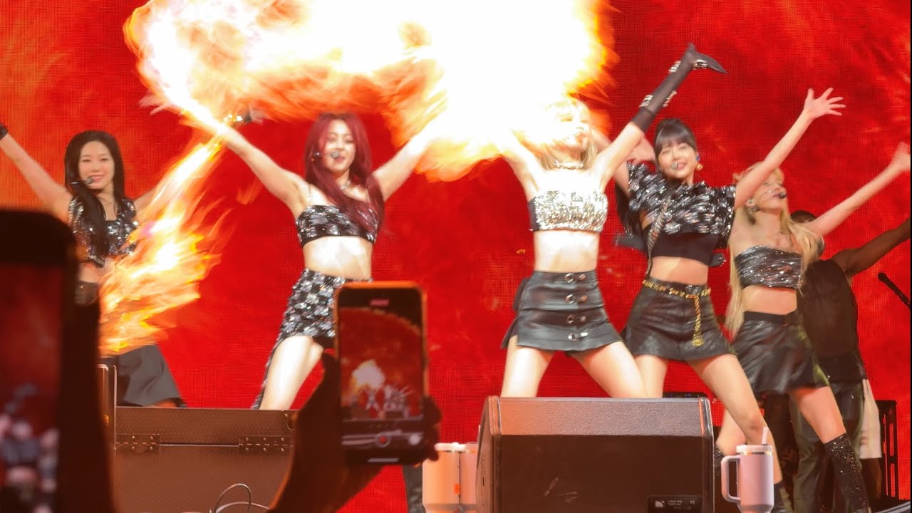 LE SSERAFIM - Fire in the Belly fancam at Weekend 1 04-13-24