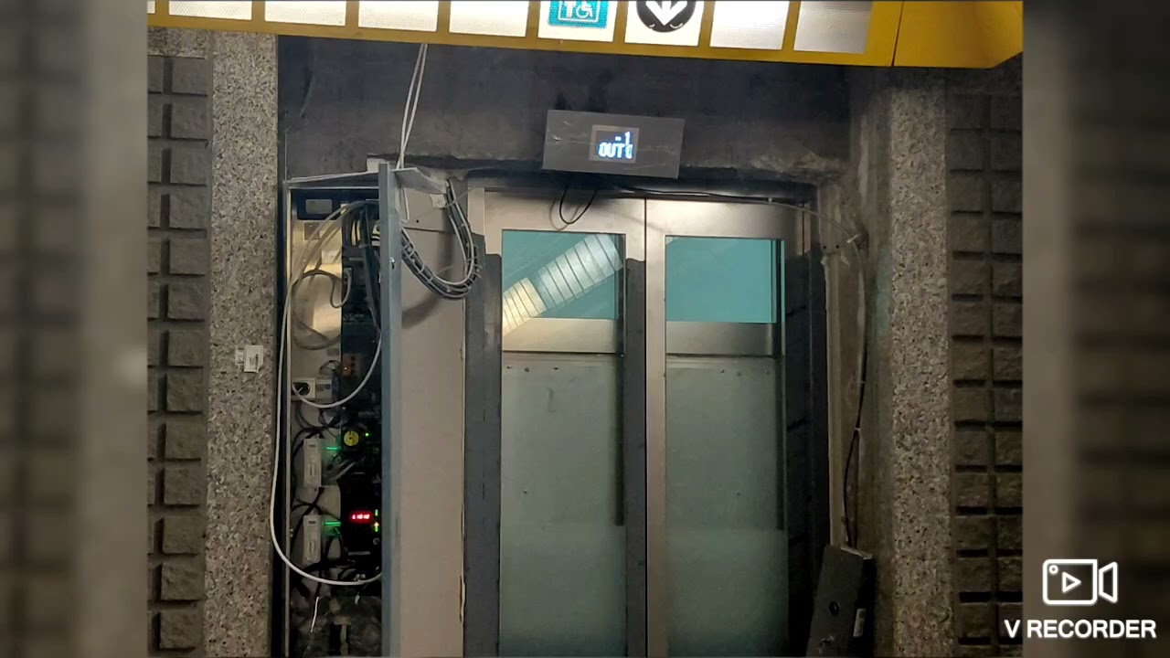 Magnifico Ascensore Kone KSS 140 Alla Stazione Di Porta Romana M3