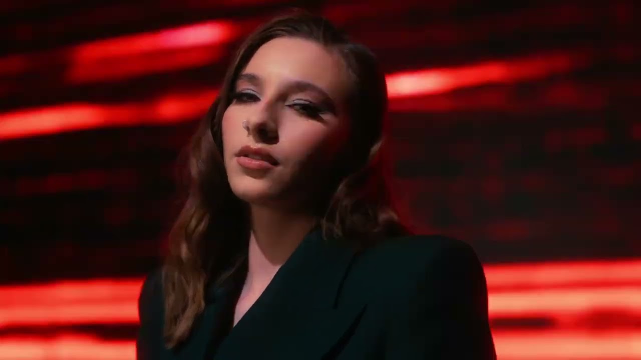 Toth Abigel x Akcent Sugar Daddy - Officia Video