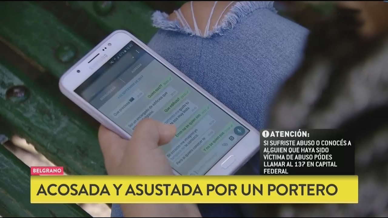 Acosada por el portero por Whatsapp