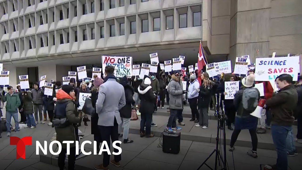 Protestas contra los despidos masivos de empleados federales