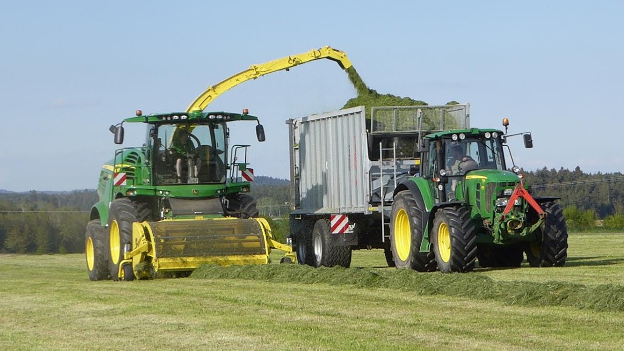 John Deere 8500 i - Volle Power beim Gras häckseln - Im Cockpit mit der HG Spießl
